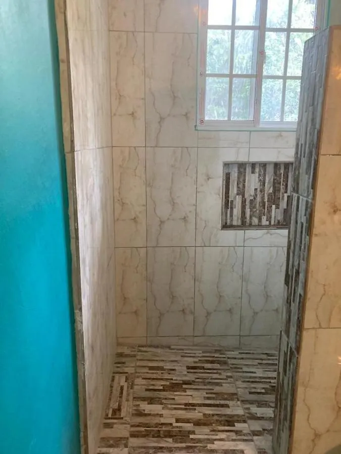 Yanceylargo Estate - Newly Built Modern 1 Bedroom Suite Villa مونتيغو باي