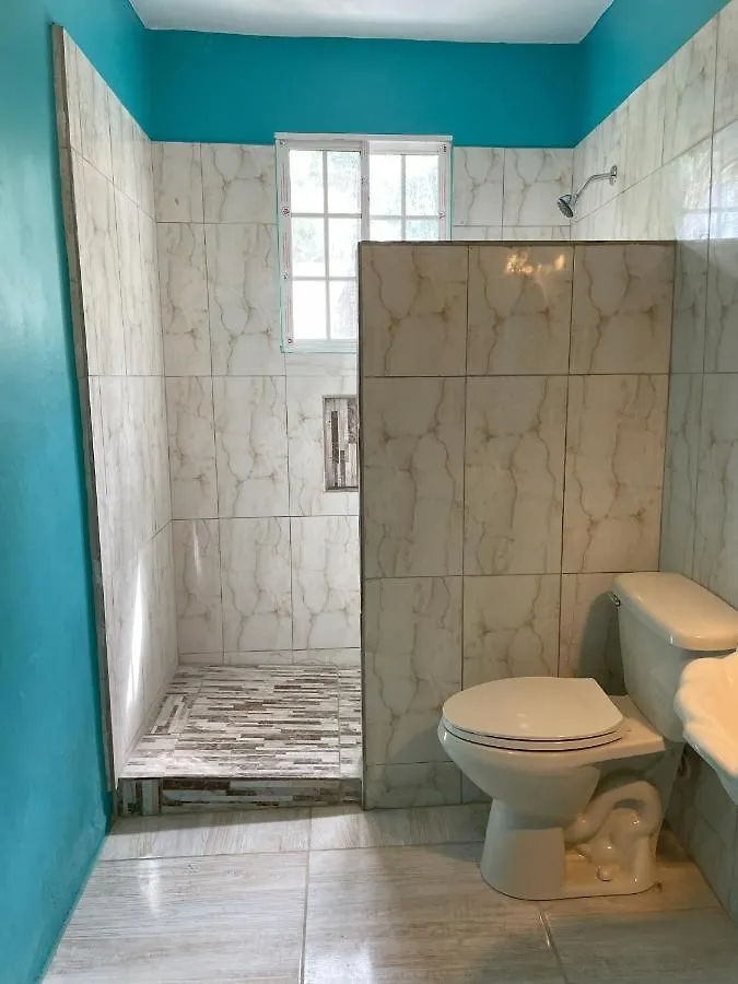 Yanceylargo Estate - Newly Built Modern 1 Bedroom Suite Villa مونتيغو باي