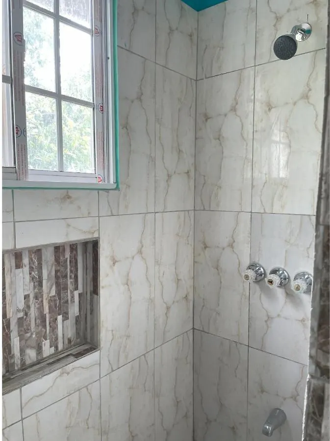 Yanceylargo Estate - Newly Built Modern 1 Bedroom Suite Villa مونتيغو باي