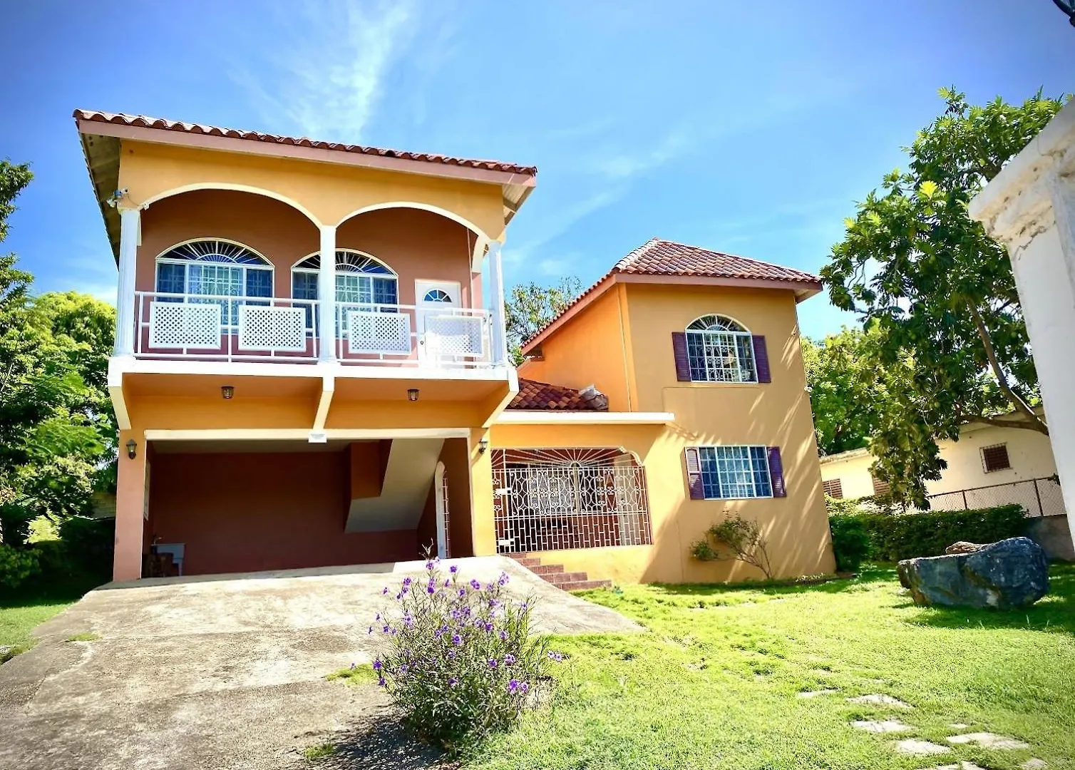 Yanceylargo Estate - Newly Built Modern 1 Bedroom Suite Villa モンテゴ・ベイ